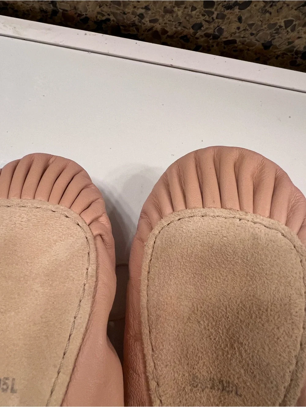 Bloch Girl’s Size 10 Pink Leather Ballet Flats with Elastic Tie NWOT Full Sole